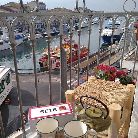 Grand T2 Au Coeur De Ville Avec Vue Sur Quais Et Mer Sete Exterior photo
